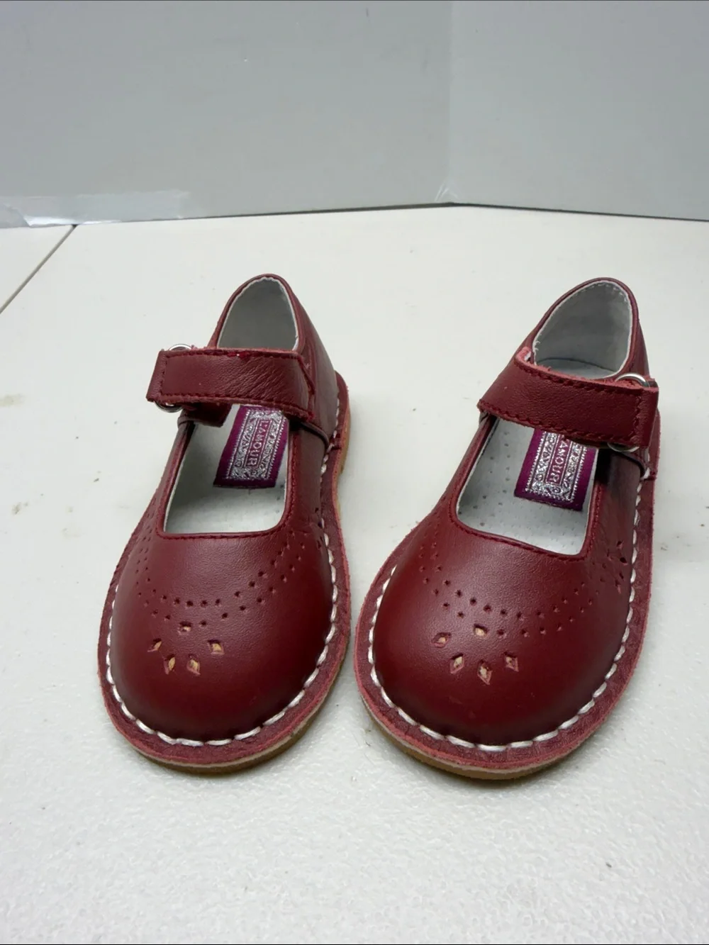 Lamour Girls Burgundy Mary Jane Dress Shoes with Strap. NEW